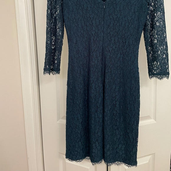 Babaton / Aritzia lace dress - Picture 3 of 4